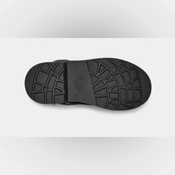 UGG Robley Boot - Picture 10 of 12